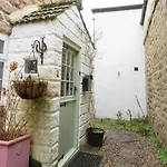 The Old Cookery & Free Parking *