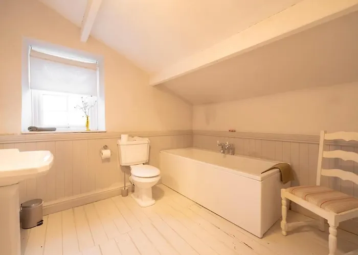 The Old Cookery & Free Parking Goldsborough